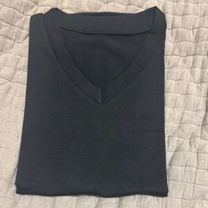 Black V-Neck Short Sleeve Tee